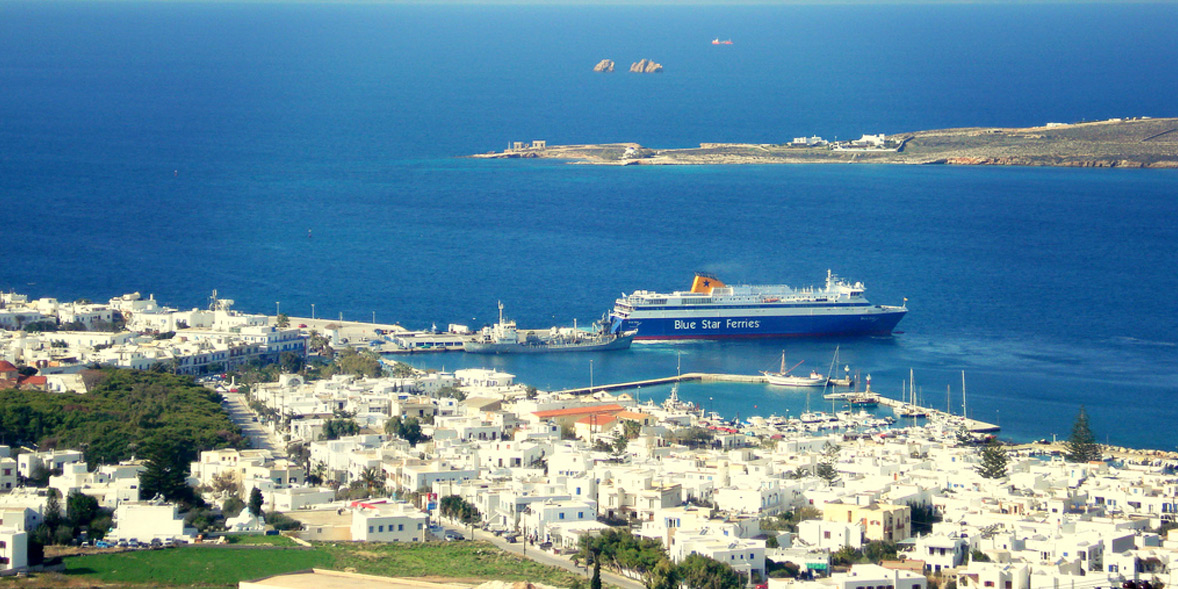 The Paros port