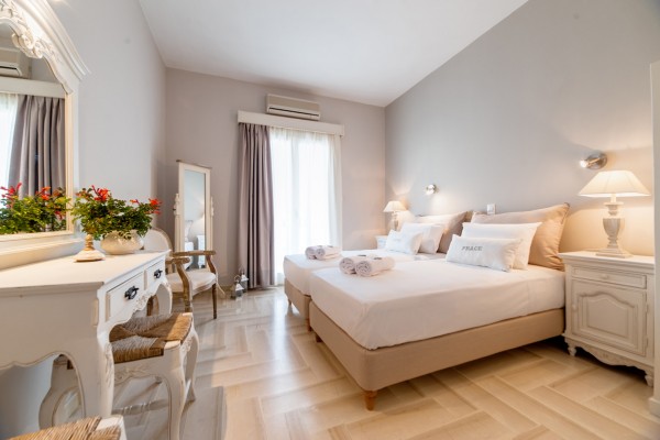 Double Room in Anna Platanou Hotel